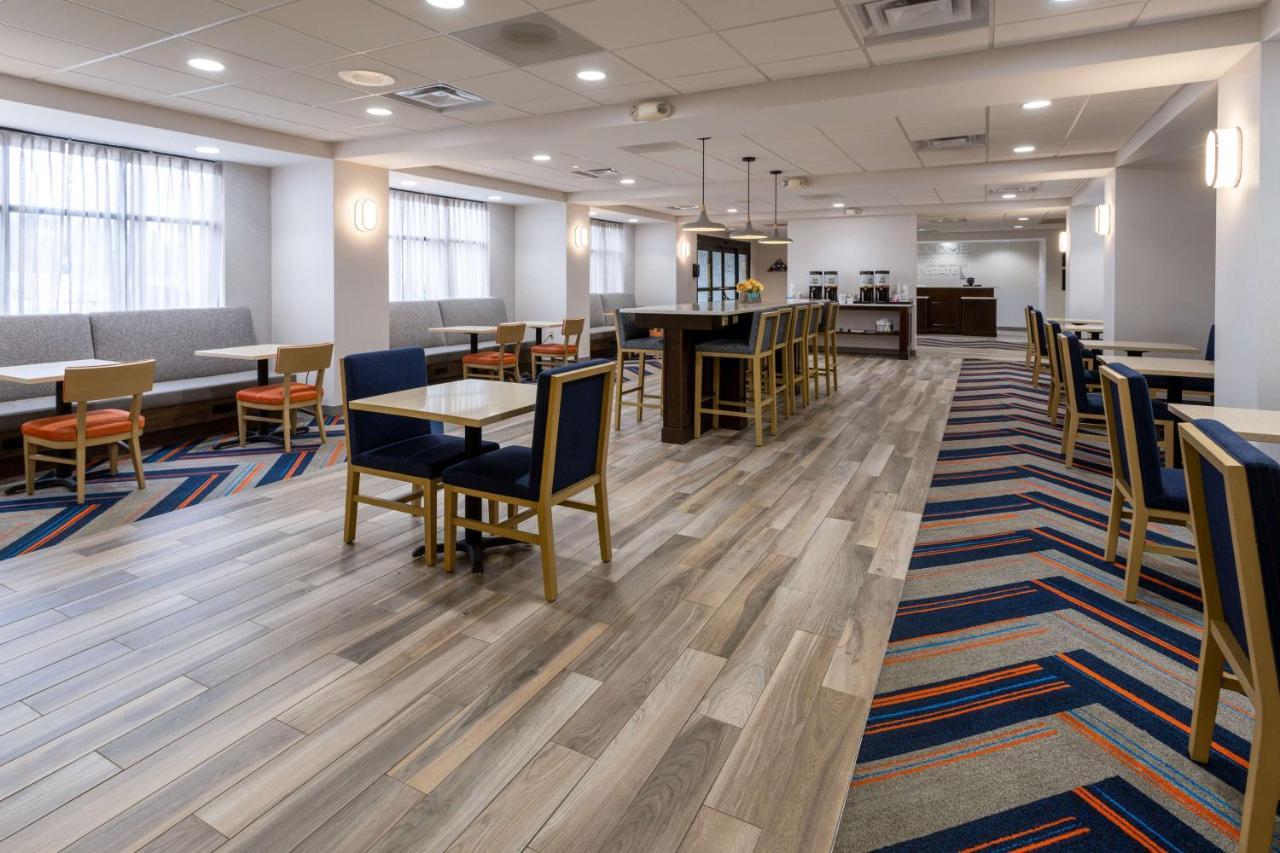 Hampton Inn Milford Extérieur photo
