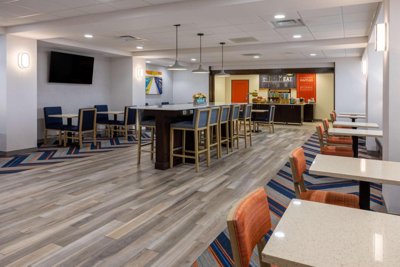 Hampton Inn Milford Extérieur photo