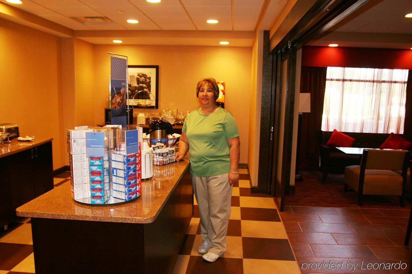 Hampton Inn Milford Restaurant photo